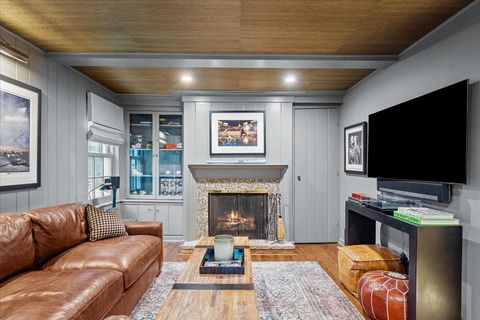 Tiny photo for 2335 Pebblefork Lane, Northfield, IL 60093 (MLS # 12603397)