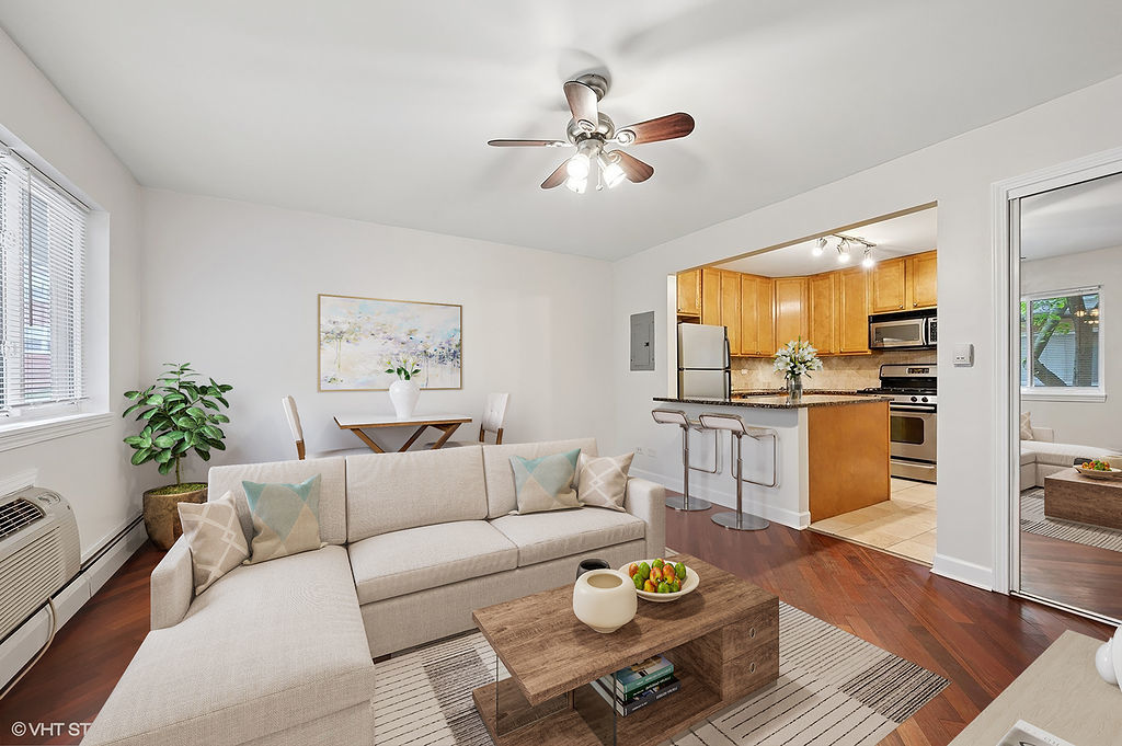 2524 W Foster Avenue 104