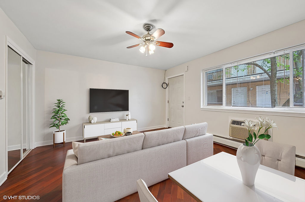 2524 W Foster Avenue 104
