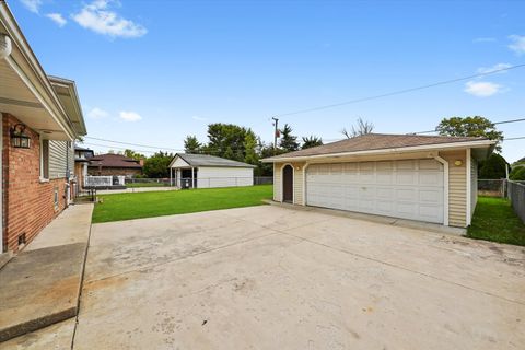 Tiny photo for 8229 S 76th Avenue S, Bridgeview, IL 60455 (MLS # 12495433)