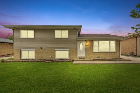 Tiny photo for 8229 S 76th Avenue S, Bridgeview, IL 60455 (MLS # 12495433)