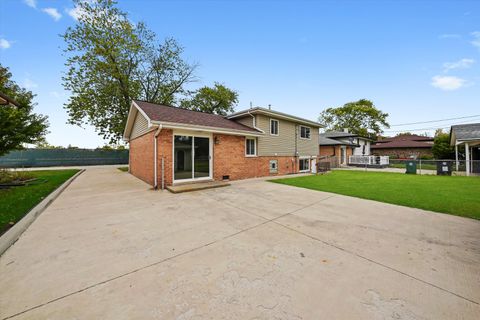 Tiny photo for 8229 S 76th Avenue S, Bridgeview, IL 60455 (MLS # 12495433)