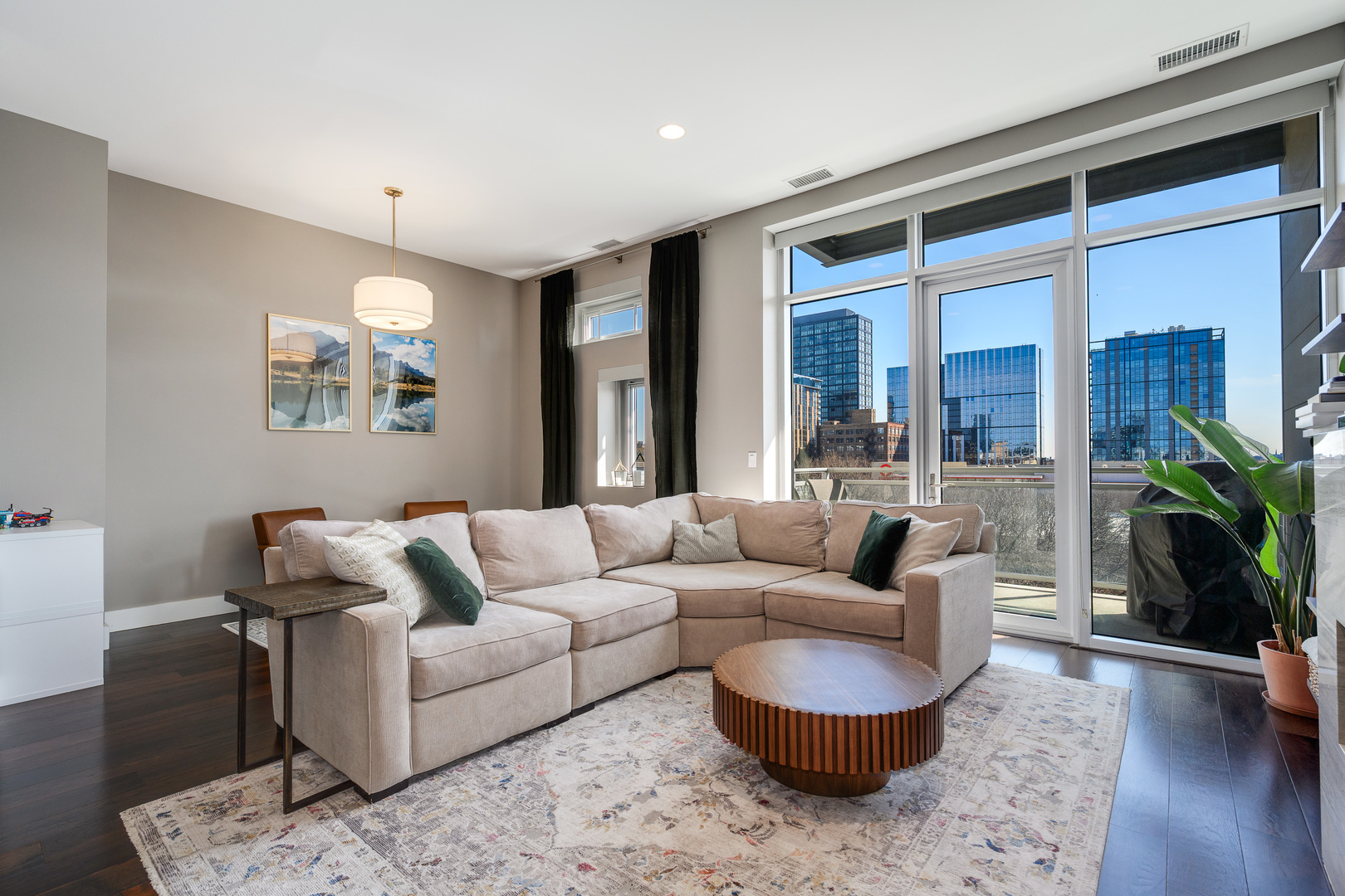 1120 W Adams Street 5W