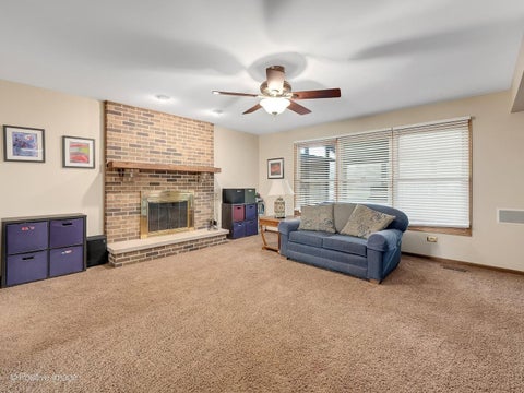 Tiny photo for 612 Stuart Drive, Carol Stream, IL 60188 (MLS # 12671193)