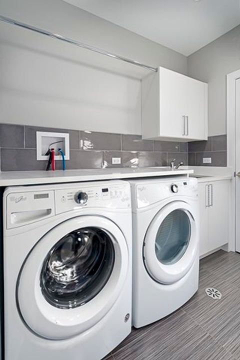 Tiny photo for 1015 E 43rd Street, Chicago, IL 60653 (MLS # 12481147)