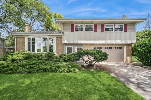Photo of 6 Linden Avenue, Buffalo Grove, IL 60089 (MLS # 12668084)