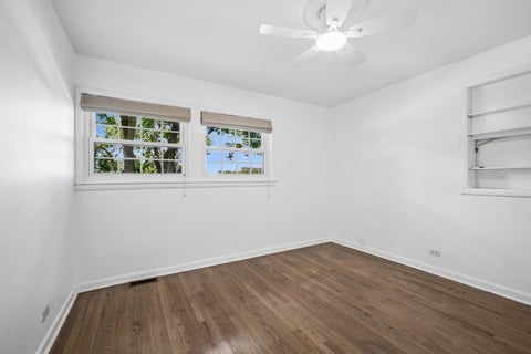Tiny photo for 6 Linden Avenue, Buffalo Grove, IL 60089 (MLS # 12668084)