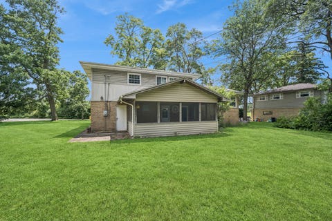 Tiny photo for 6 Linden Avenue, Buffalo Grove, IL 60089 (MLS # 12668084)