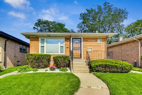 Photo of 295 Prairie Avenue, Calumet City, IL 60409 (MLS # 12589803)