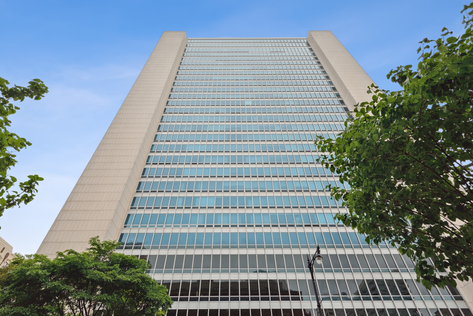 500 W SUPERIOR Street 2201