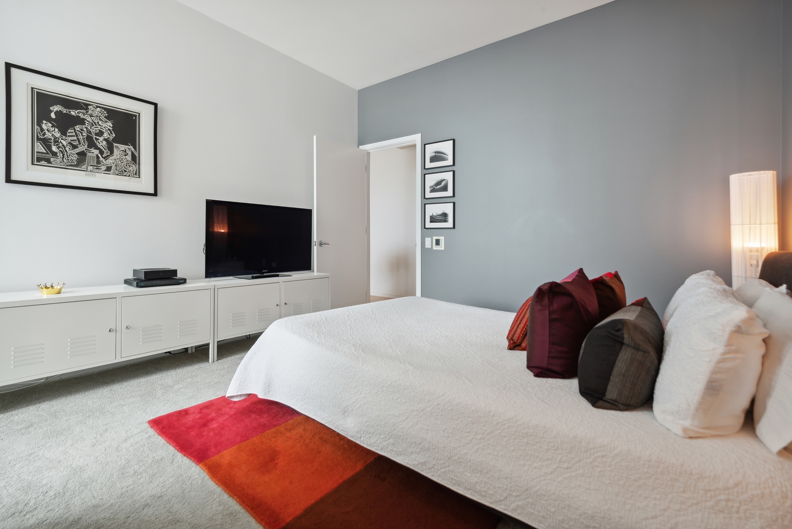 Chicago, Illinois 60654, United States, 2 Bedrooms Bedrooms, ,2 BathroomsBathrooms,Residential,Active,219948