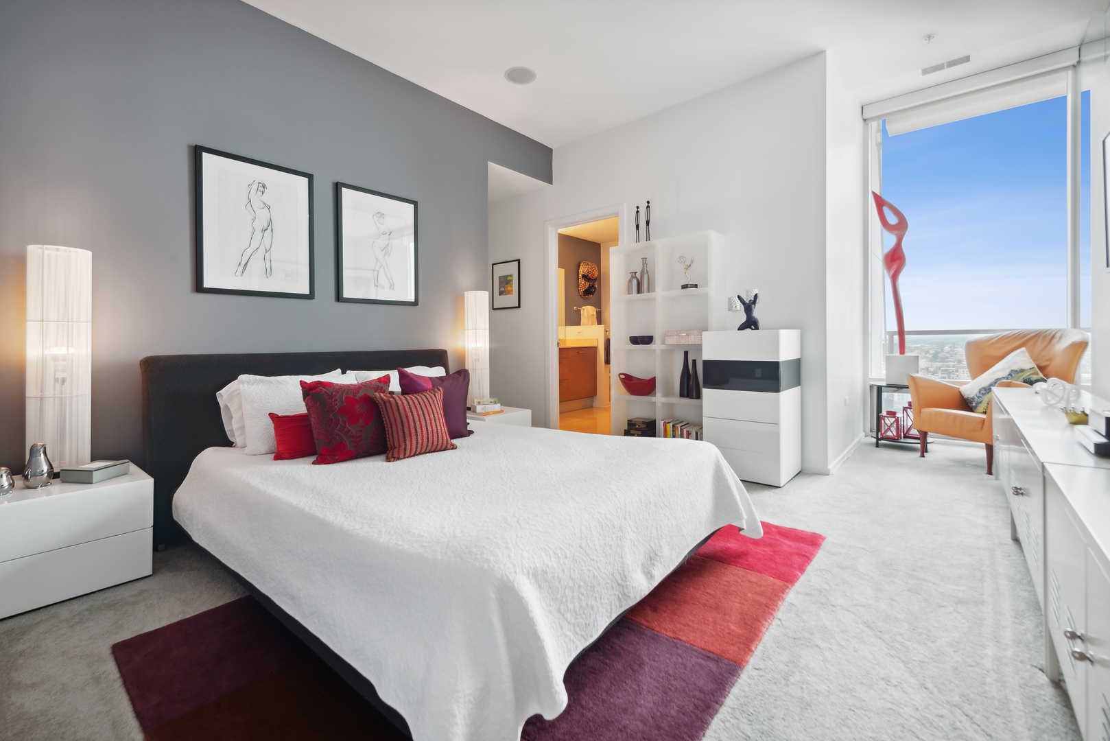 Chicago, Illinois 60654, United States, 2 Bedrooms Bedrooms, ,2 BathroomsBathrooms,Residential,Active,219948