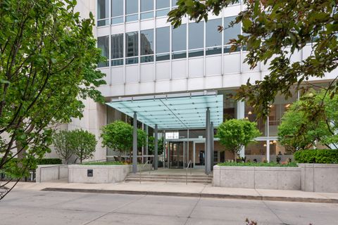 500 W SUPERIOR Street 2201 Chicago IL 60654