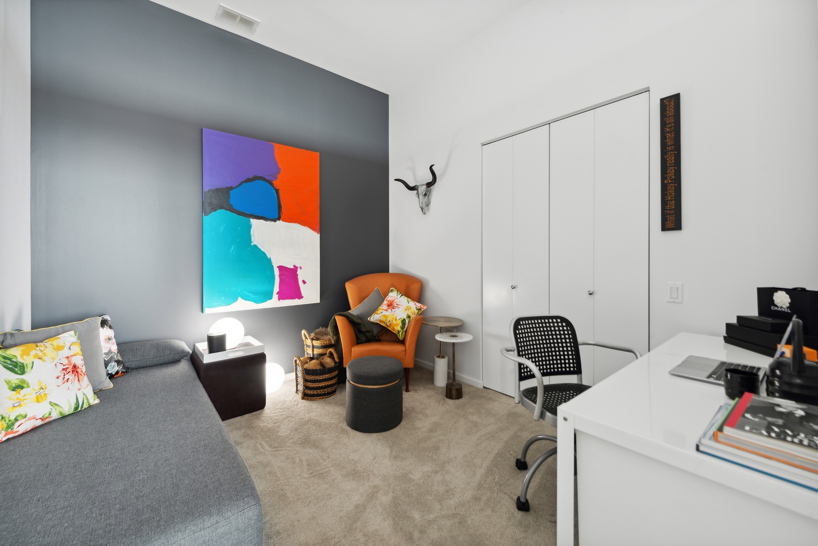 Chicago, Illinois 60654, United States, 2 Bedrooms Bedrooms, ,2 BathroomsBathrooms,Residential,Active,219948