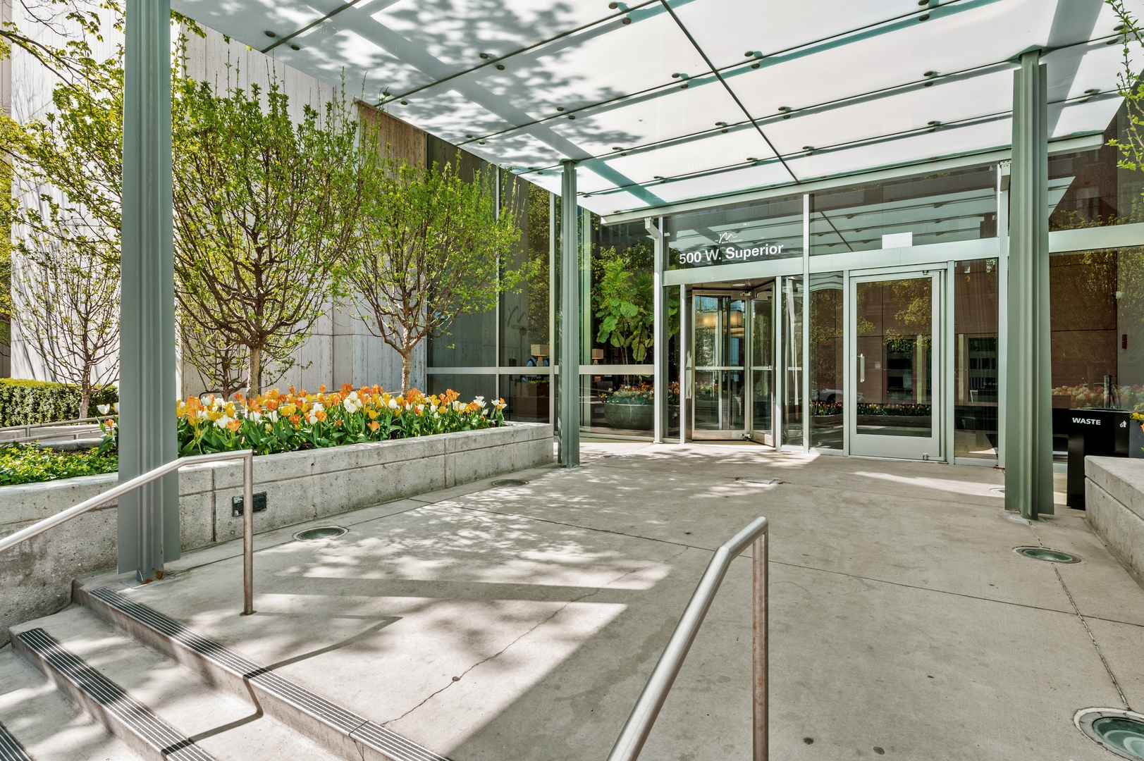 500 W SUPERIOR Street 2201