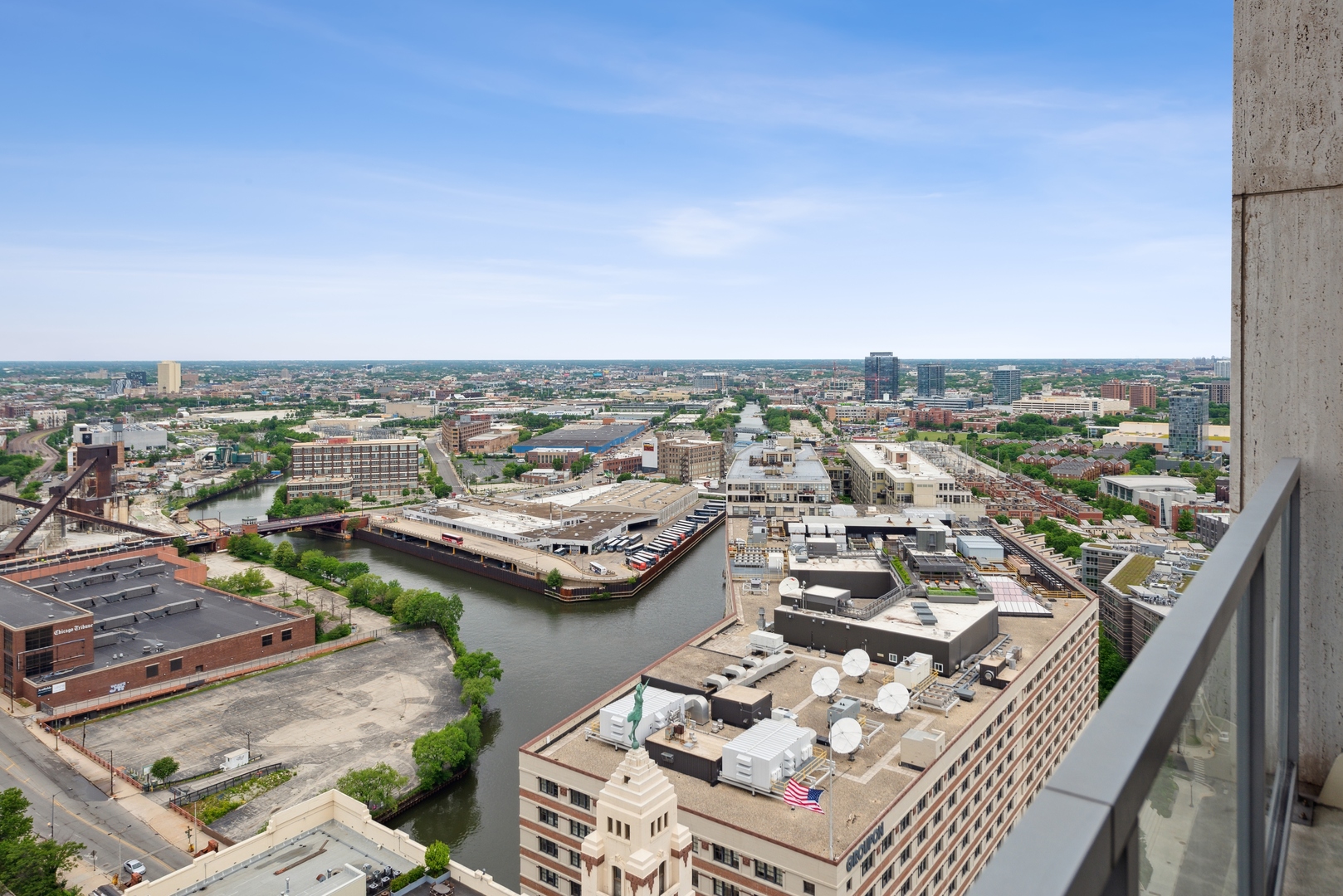 Chicago, Illinois 60654, United States, 2 Bedrooms Bedrooms, ,2 BathroomsBathrooms,Residential,Active,219948