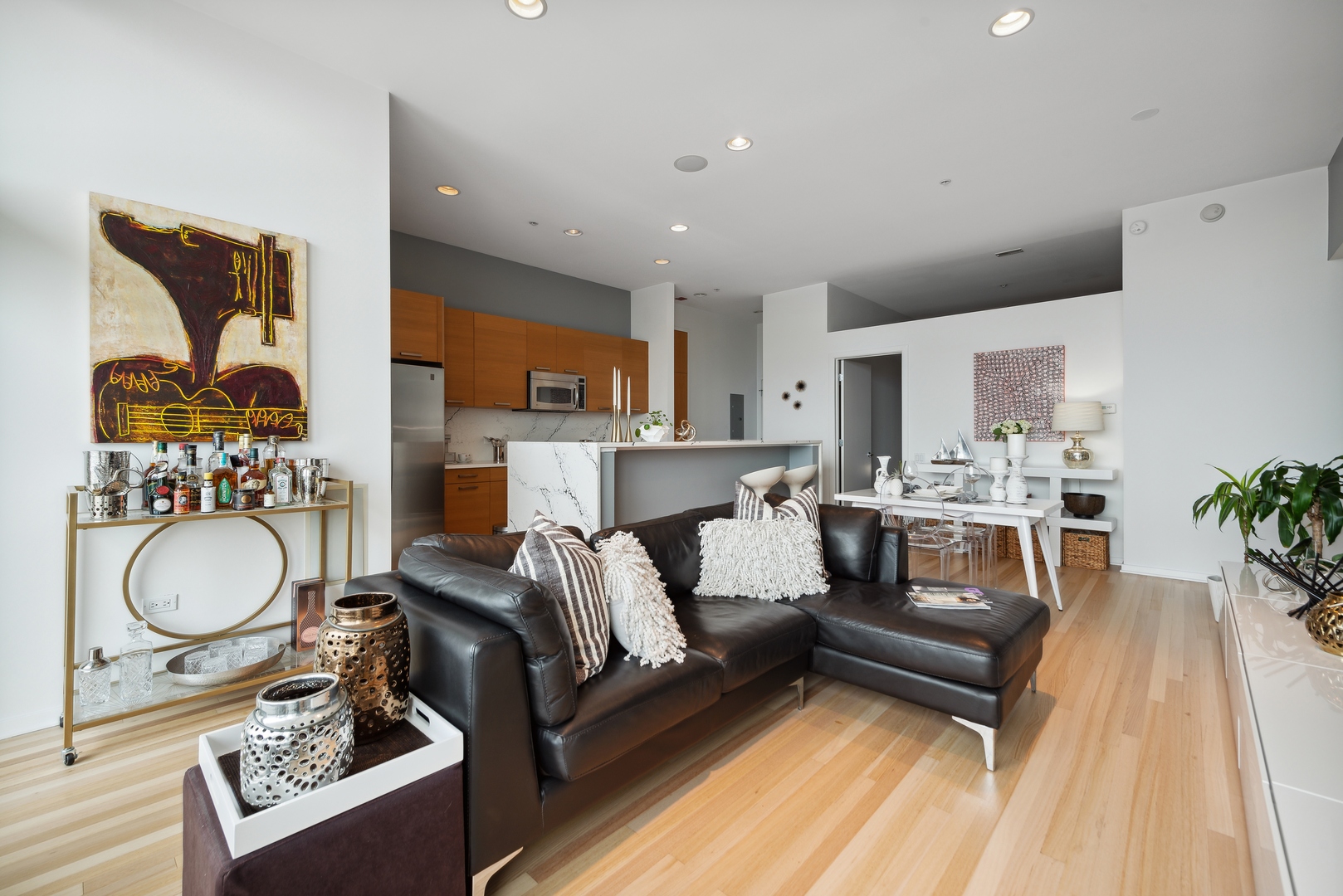 500 W SUPERIOR Street 2201