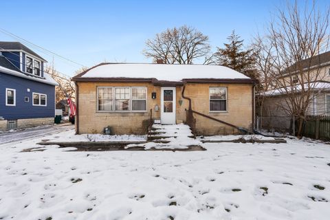 Photo of 121 N May Street, Joliet, IL 60435 (MLS # 12533287)