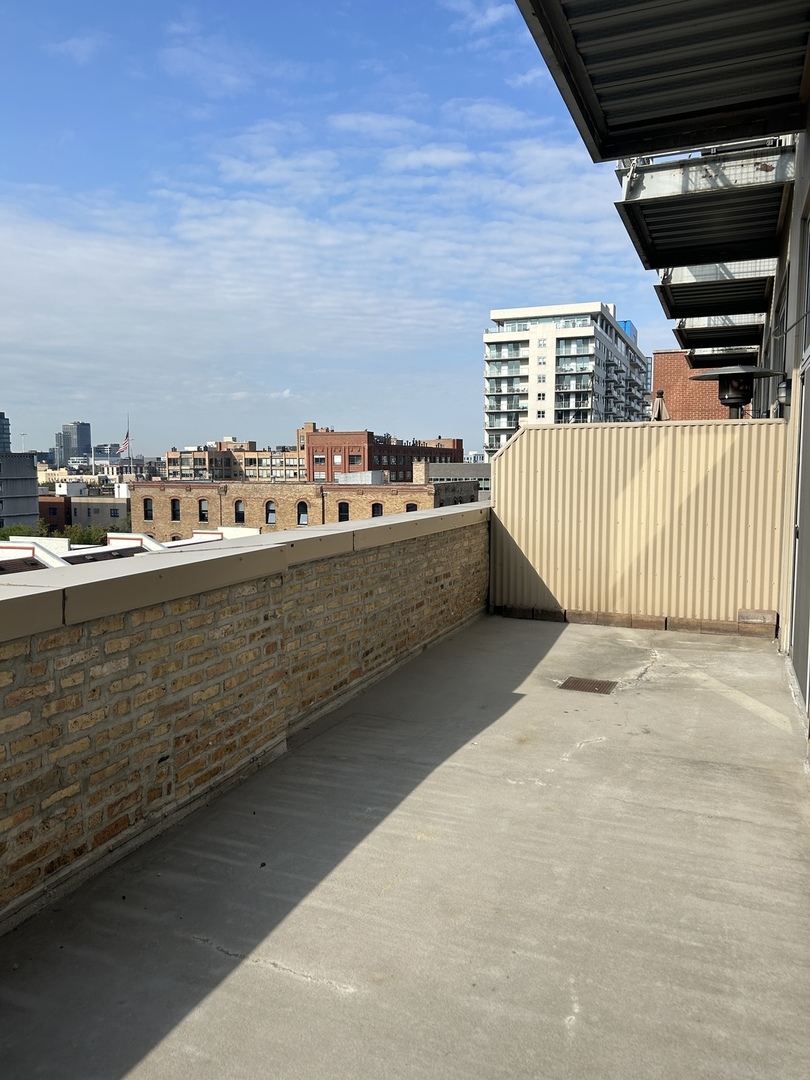 824 W Superior Street 501