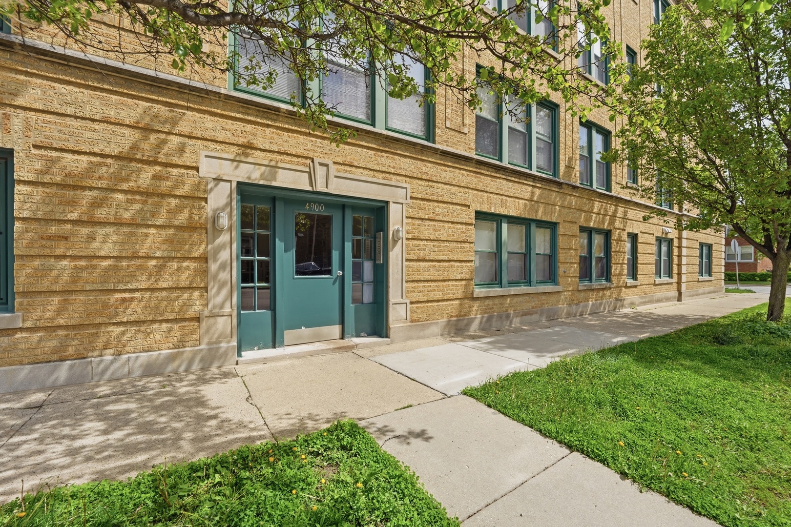 4900 Davis Street 3E
