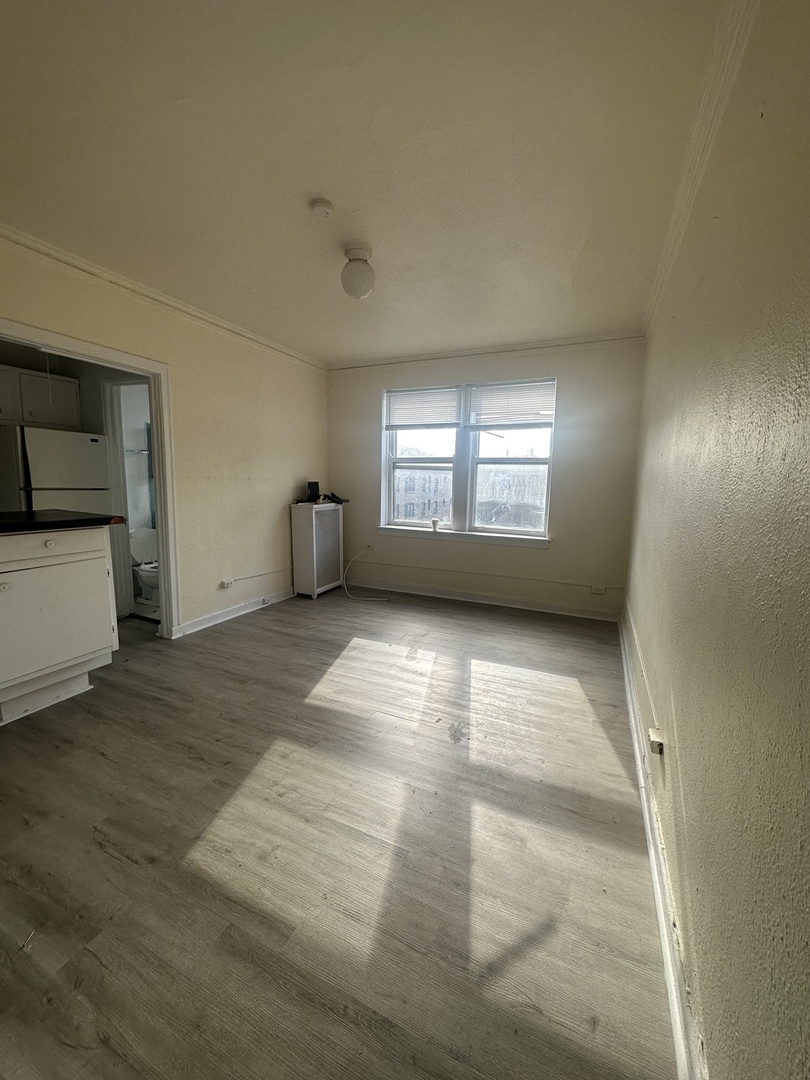 633 W DEMING Street 201