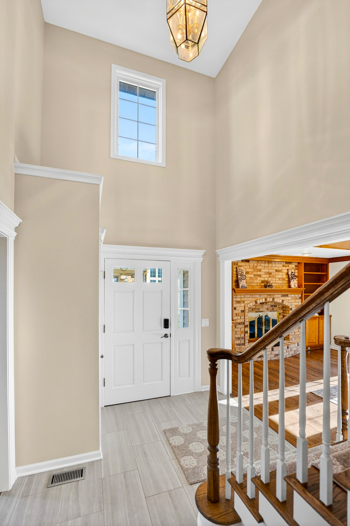 1N020 Prairie Path Lane