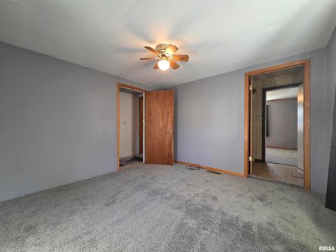 Tiny photo for 1216 9TH Avenue S, Clinton, IA 52732 (MLS # QC4267846)