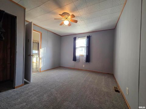Tiny photo for 1216 9TH Avenue S, Clinton, IA 52732 (MLS # QC4267846)