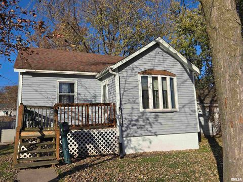 Photo of 1216 9TH Avenue S, Clinton, IA 52732 (MLS # QC4267846)