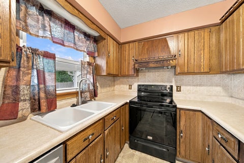 Tiny photo for 2730 N Gayman Avenue, Davenport, IA 52804 (MLS # 12771342)