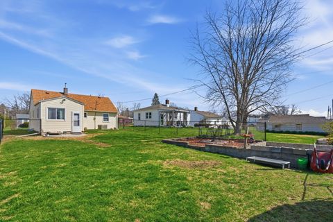 Tiny photo for 1507 W 38th Street, Davenport, IA 52806 (MLS # 12615466)