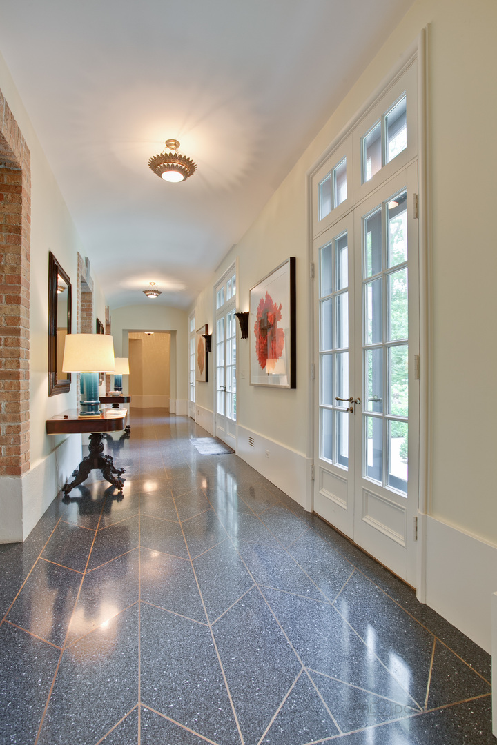 131 Moffett Road