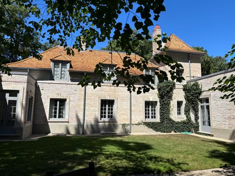 Tiny photo for 131 Moffett Road, Lake Bluff, IL 60044 (MLS # 12272993)