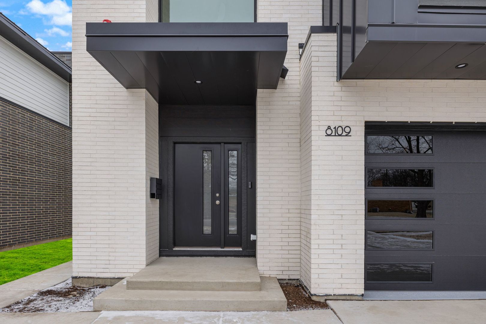 8109 E Prairie Road