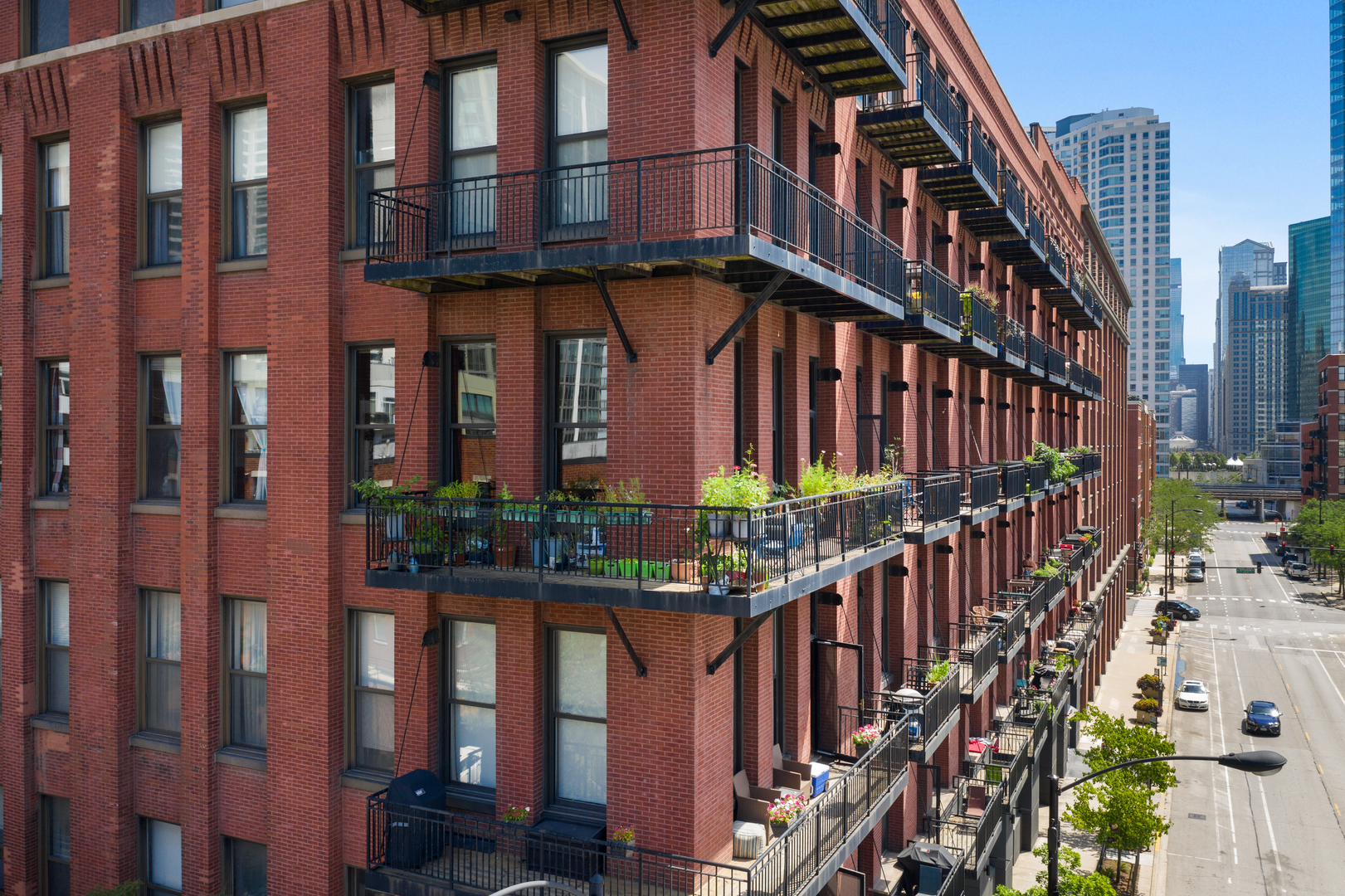 616 W Fulton Street 411