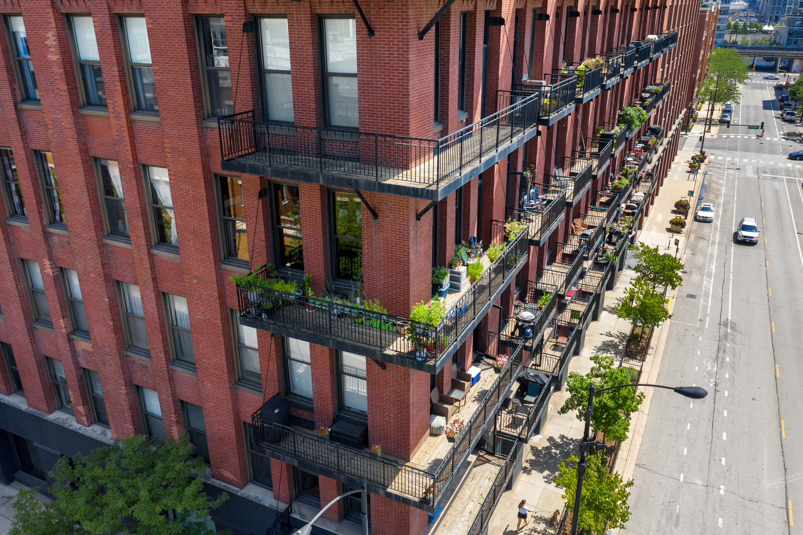 616 W Fulton Street 411