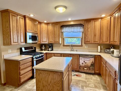 Tiny photo for 2301 Market Street, Peru, IL 61354 (MLS # 12508435)