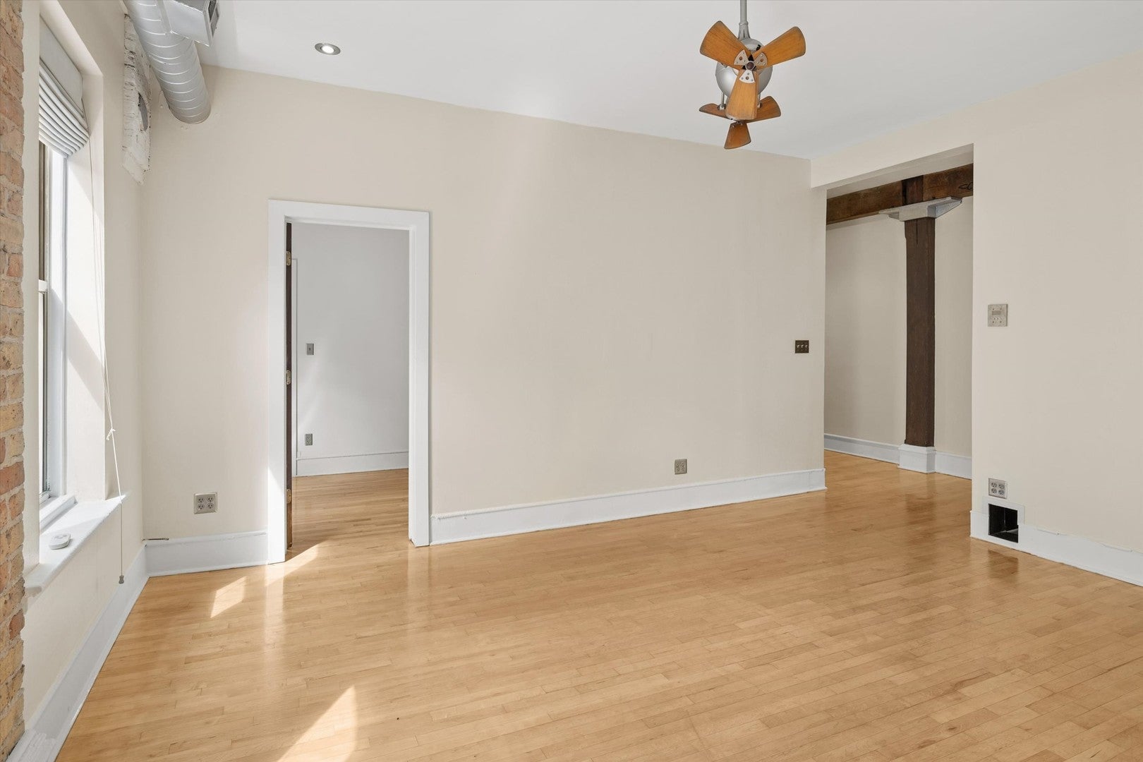 1117 W Fry Street 5
