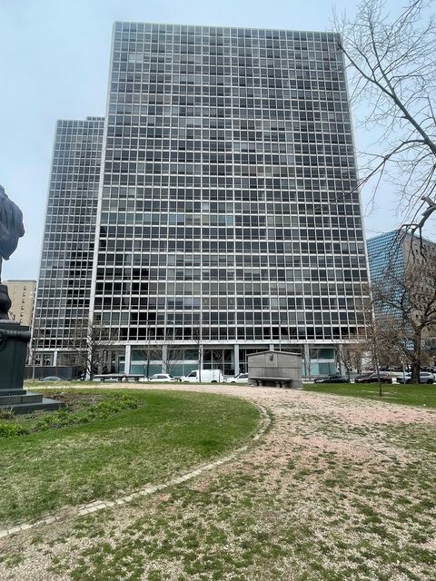 330 W DIVERSEY Parkway 1508 Chicago IL 60657