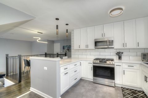 Tiny photo for 284 E Jefferson Street, Bensenville, IL 60106 (MLS # 12503603)