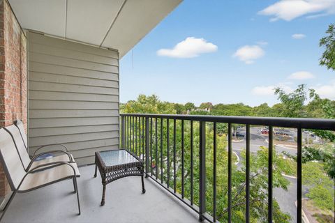Tiny photo for 75 Kristin Circle #503, Schaumburg, IL 60195 (MLS # 12476505)