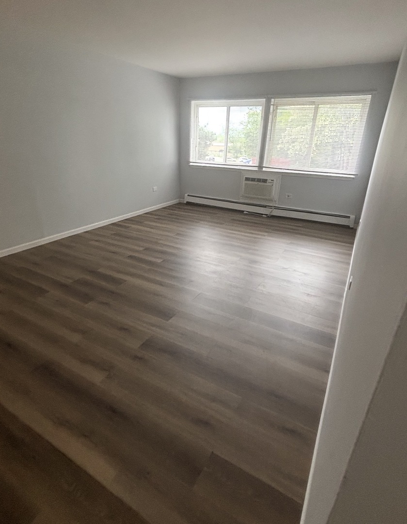 555 Deepwoods Drive 2E