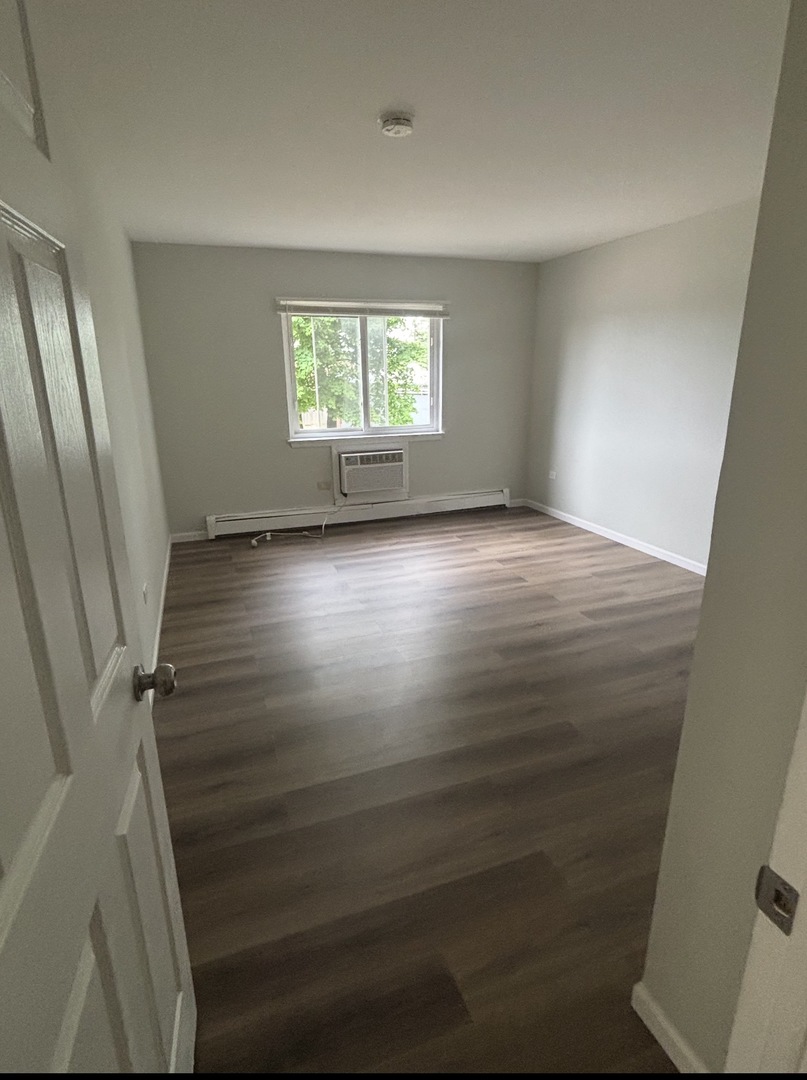 555 Deepwoods Drive 2E