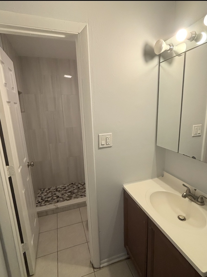 555 Deepwoods Drive 2E