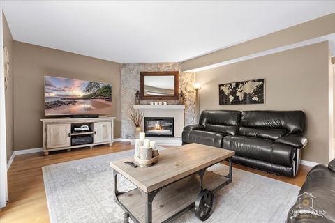 Tiny photo for 450 Trailside Drive, Lake Zurich, IL 60047 (MLS # 12478536)