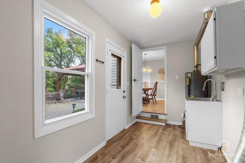 Tiny photo for 450 Trailside Drive, Lake Zurich, IL 60047 (MLS # 12478536)