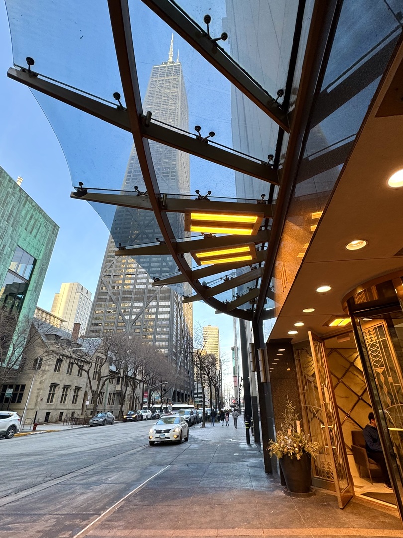 111 E Chestnut Street 17K