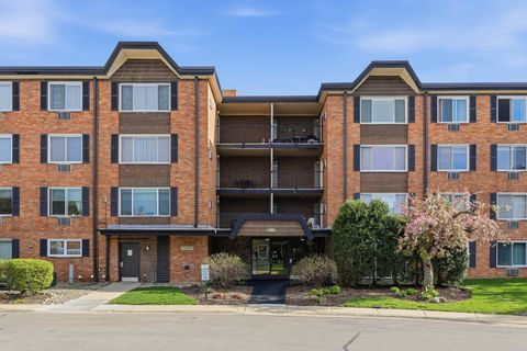 Photo of 1216 S New Wilke Road #307, Arlington Heights, IL 60005 (MLS # 12625014)