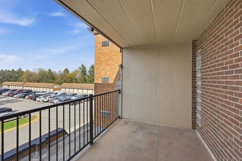 Tiny photo for 1216 S New Wilke Road #307, Arlington Heights, IL 60005 (MLS # 12625014)