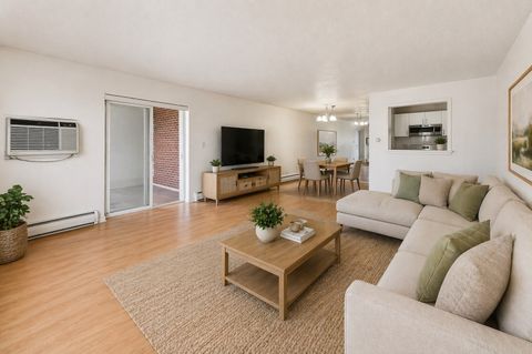 Tiny photo for 1216 S New Wilke Road #307, Arlington Heights, IL 60005 (MLS # 12625014)